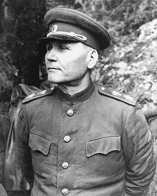 Fotografia maršala Koneva v sovietskej uniforme z roku 1945
